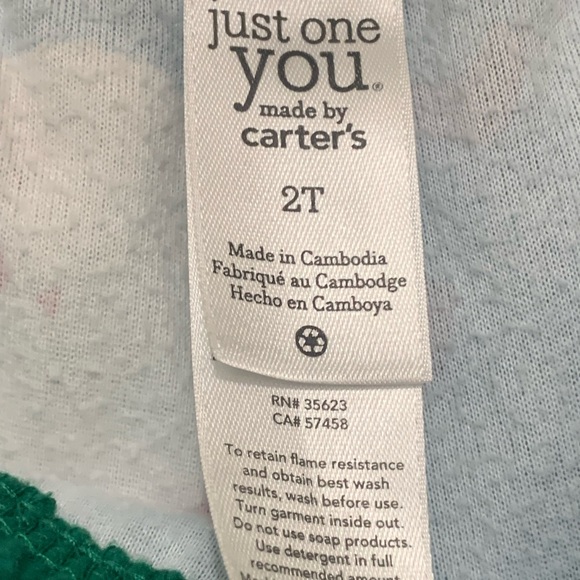 Baby’s Size (2T) Santa Claus Pajama Set Carter’s Just one you - Picture 7 of 8